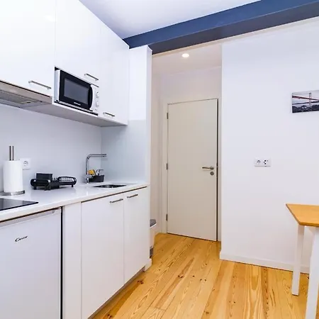 Mourarias Place - Yellow Lisboa