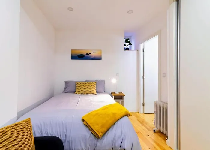 Mourarias Place - Yellow Apartment